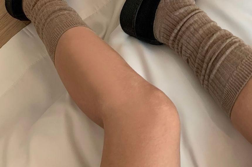 Plain Ribbed Socks Product Image