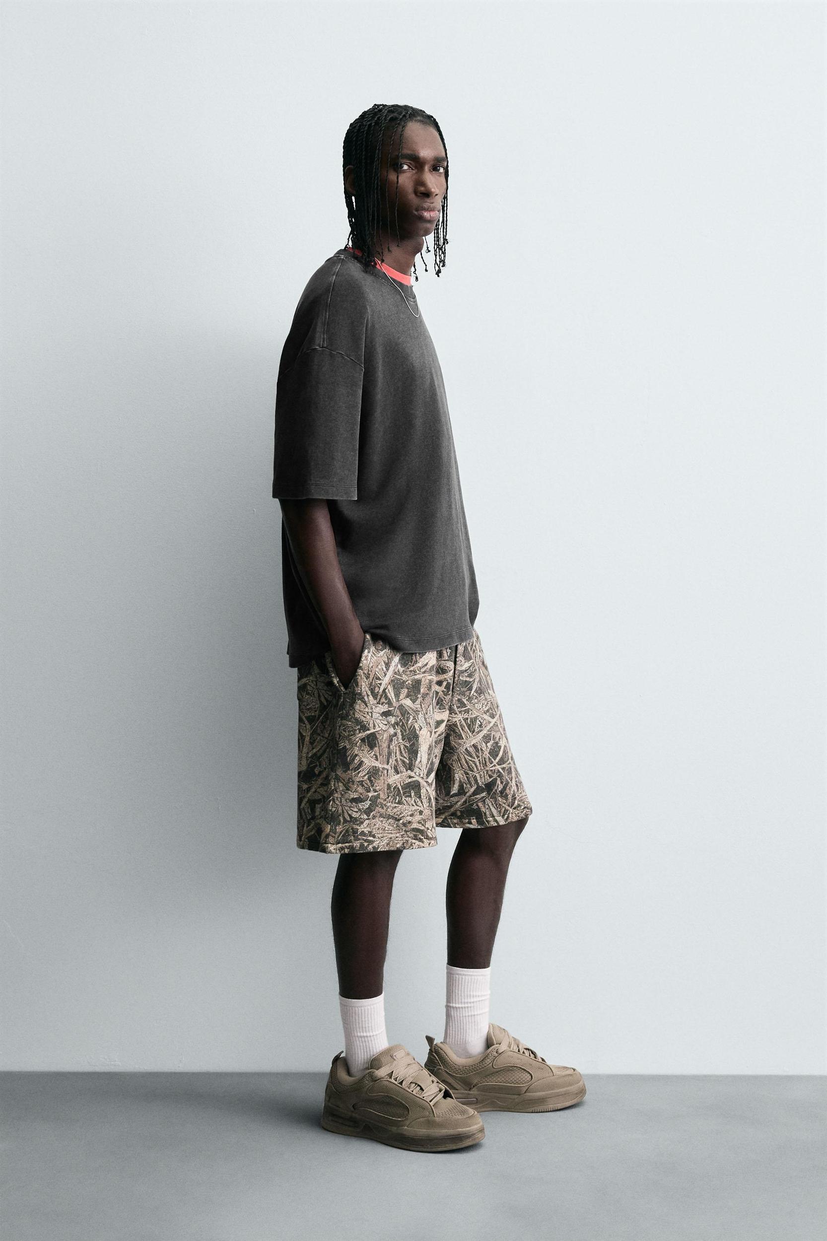 ABSTRACT PRINT SHORTS Product Image
