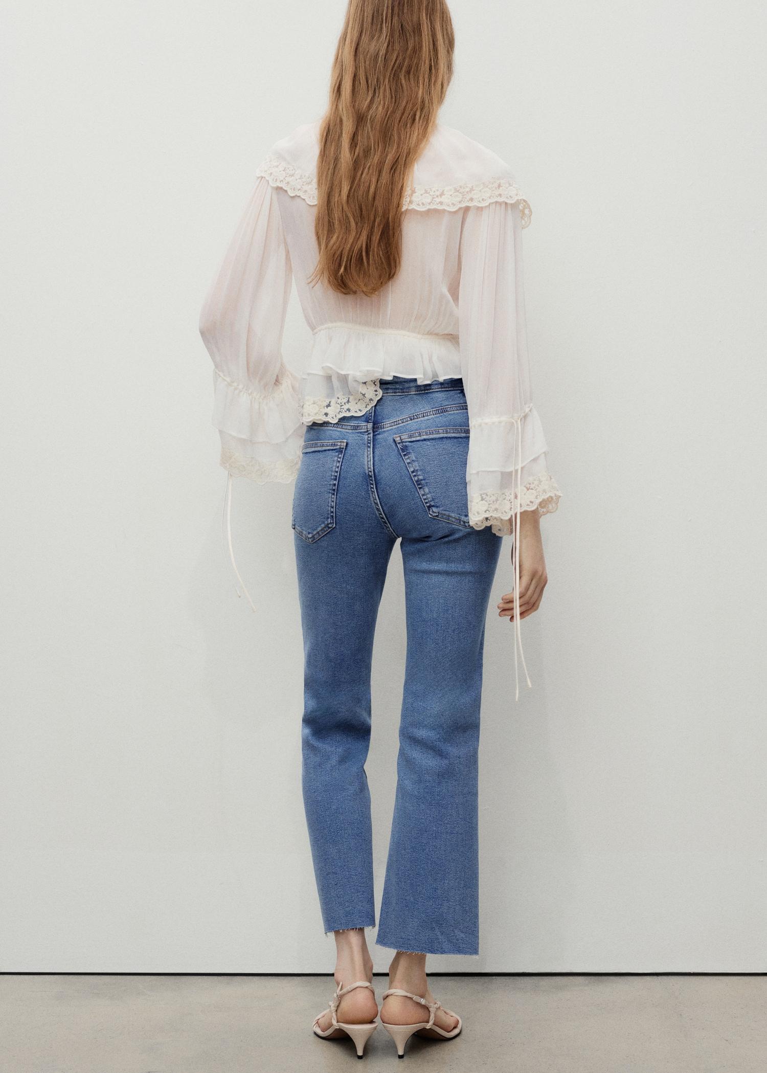 Sienna flared cropped jeans - Women | MANGO USA Product Image