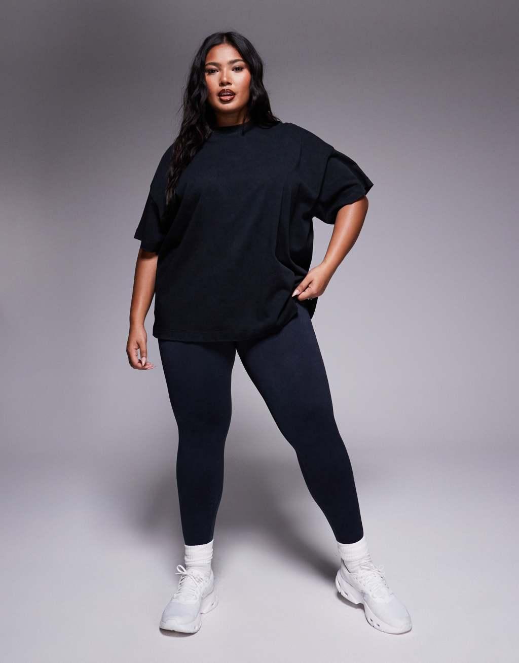 4505 Curve Icon boxy heavyweight cotton t-shirt with quick dry finish in washed black  Product Image