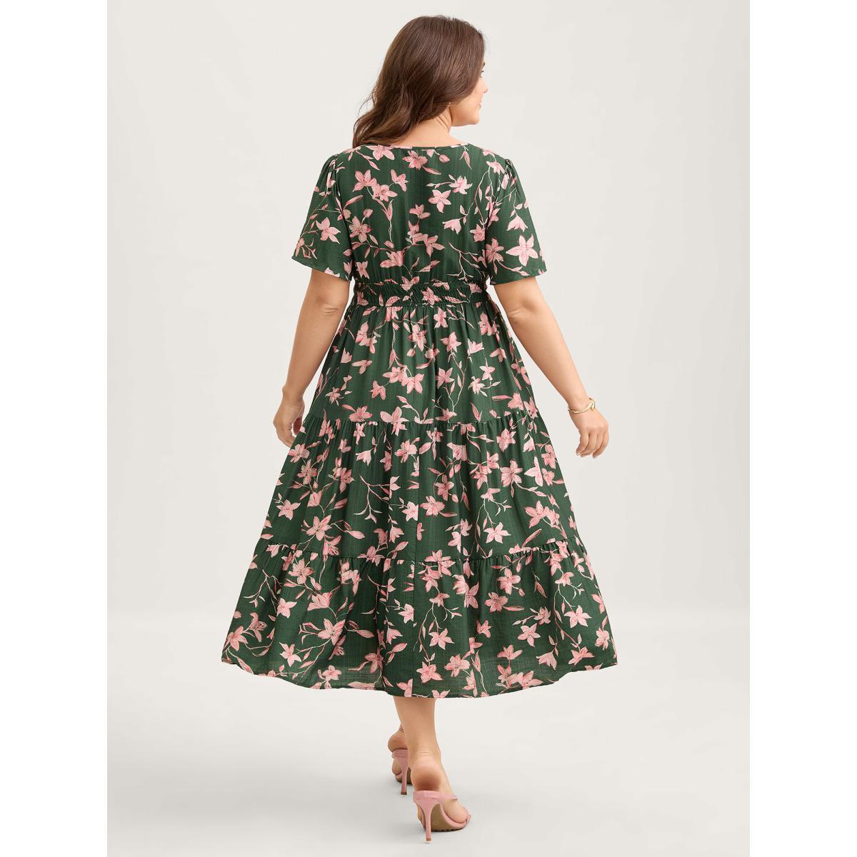 Plus Size Breezy Floral Shirred Waist Midi Dress DarkGreen Women Flat collar with V-notch Short sleeve Curvy BloomChic 12/L Product Image