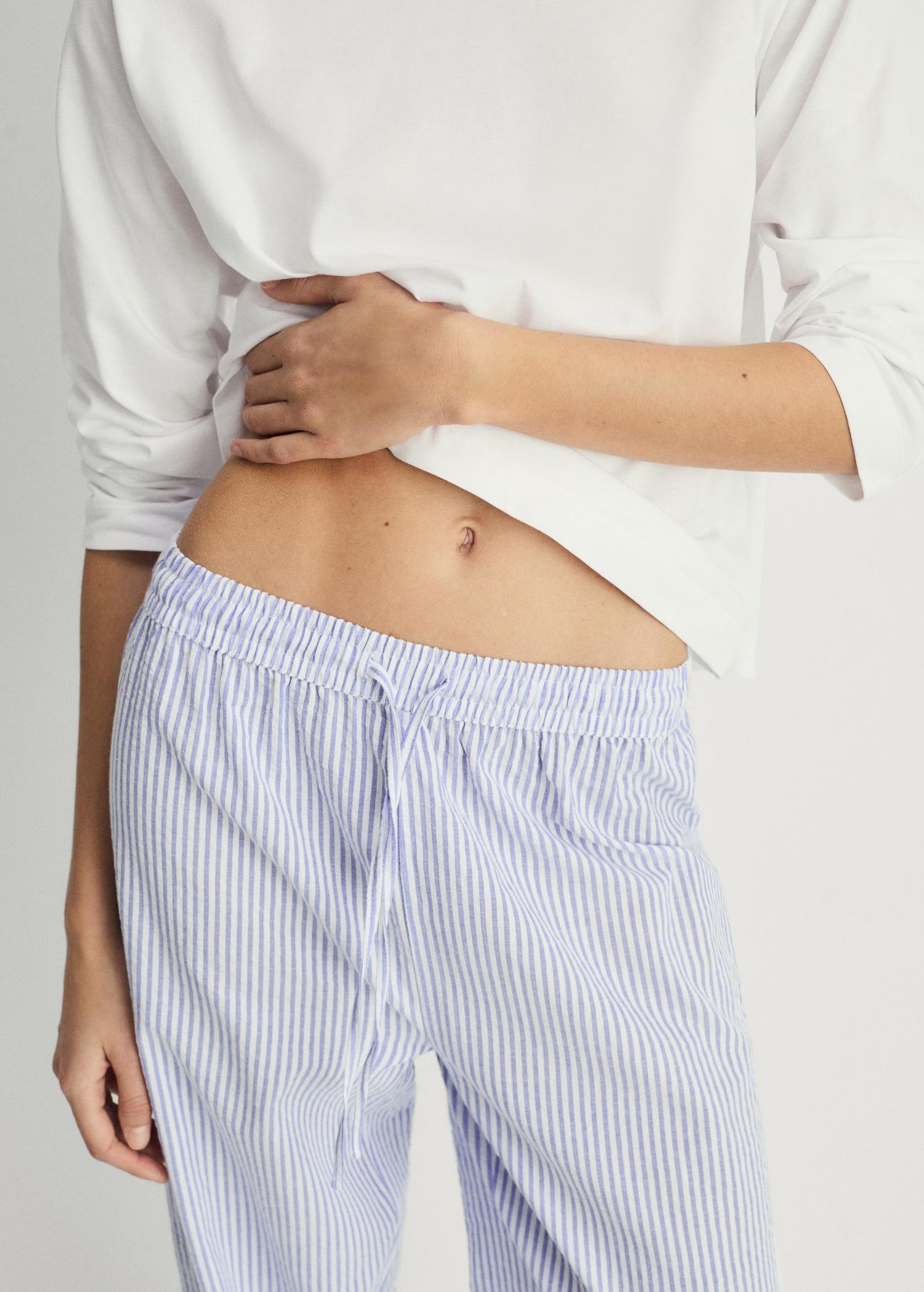 Seersucker striped two-piece pajamas - Women | MANGO USA Product Image