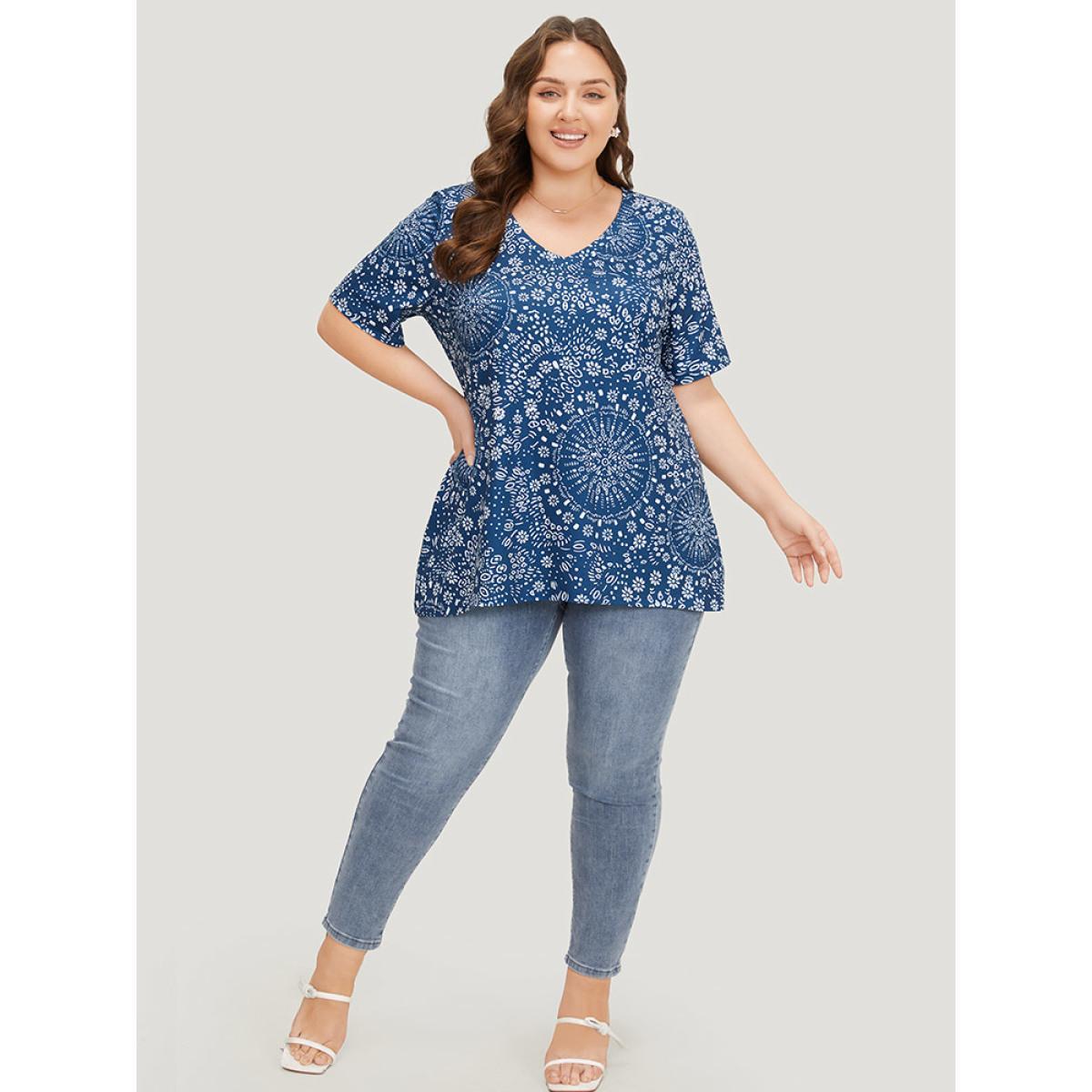 Plus Size Bandana Print V Neck Moderately Stretchy T-shirt Blue Women Elegant Bohemian Print V-neck Dailywear T-shirts BloomChic 18-20/2X Product Image