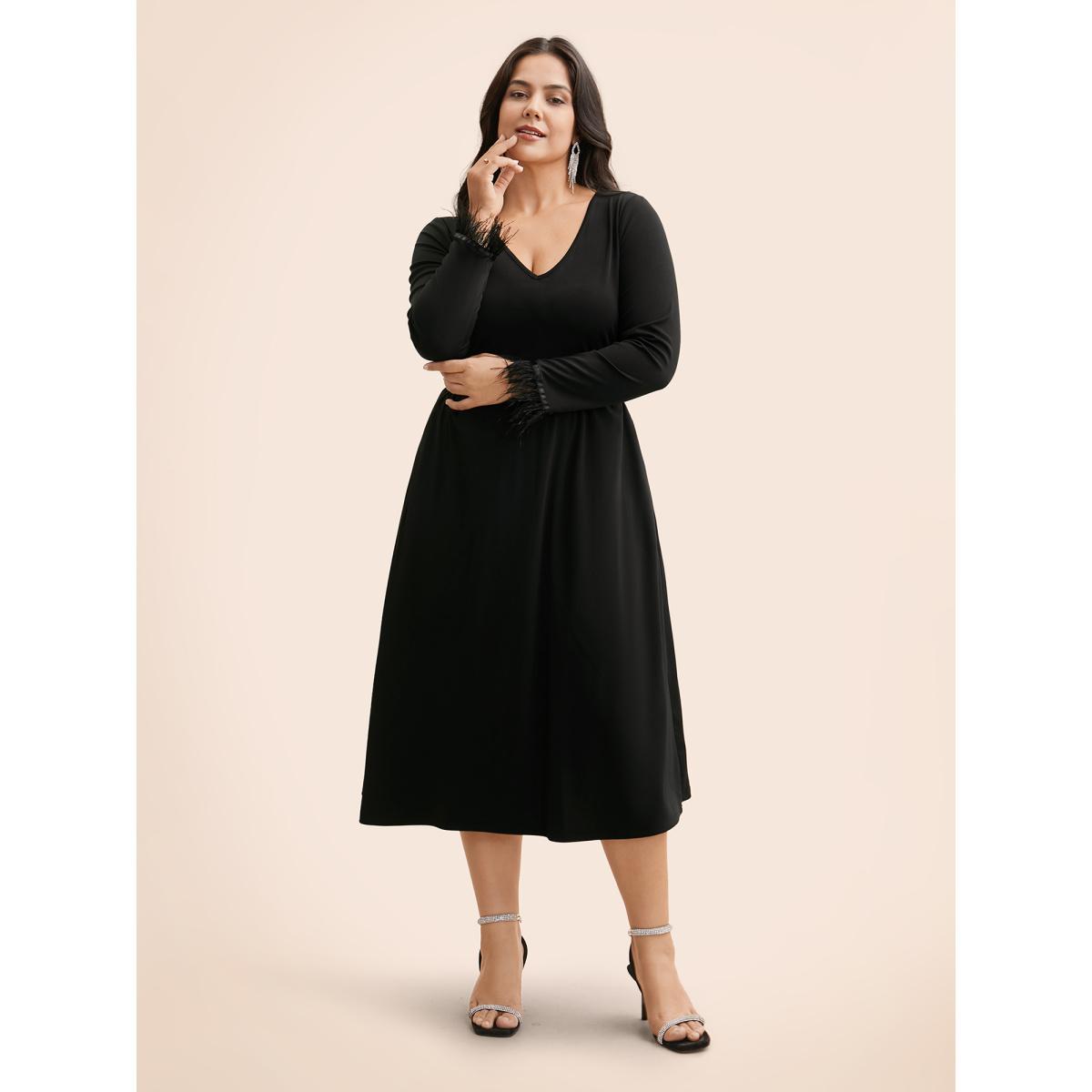 Plus Size V Neck Patchwork Fuzzy Trim Dress Black Women Cocktail Tassels Party Curvy Bloomchic 30/6X Product Image