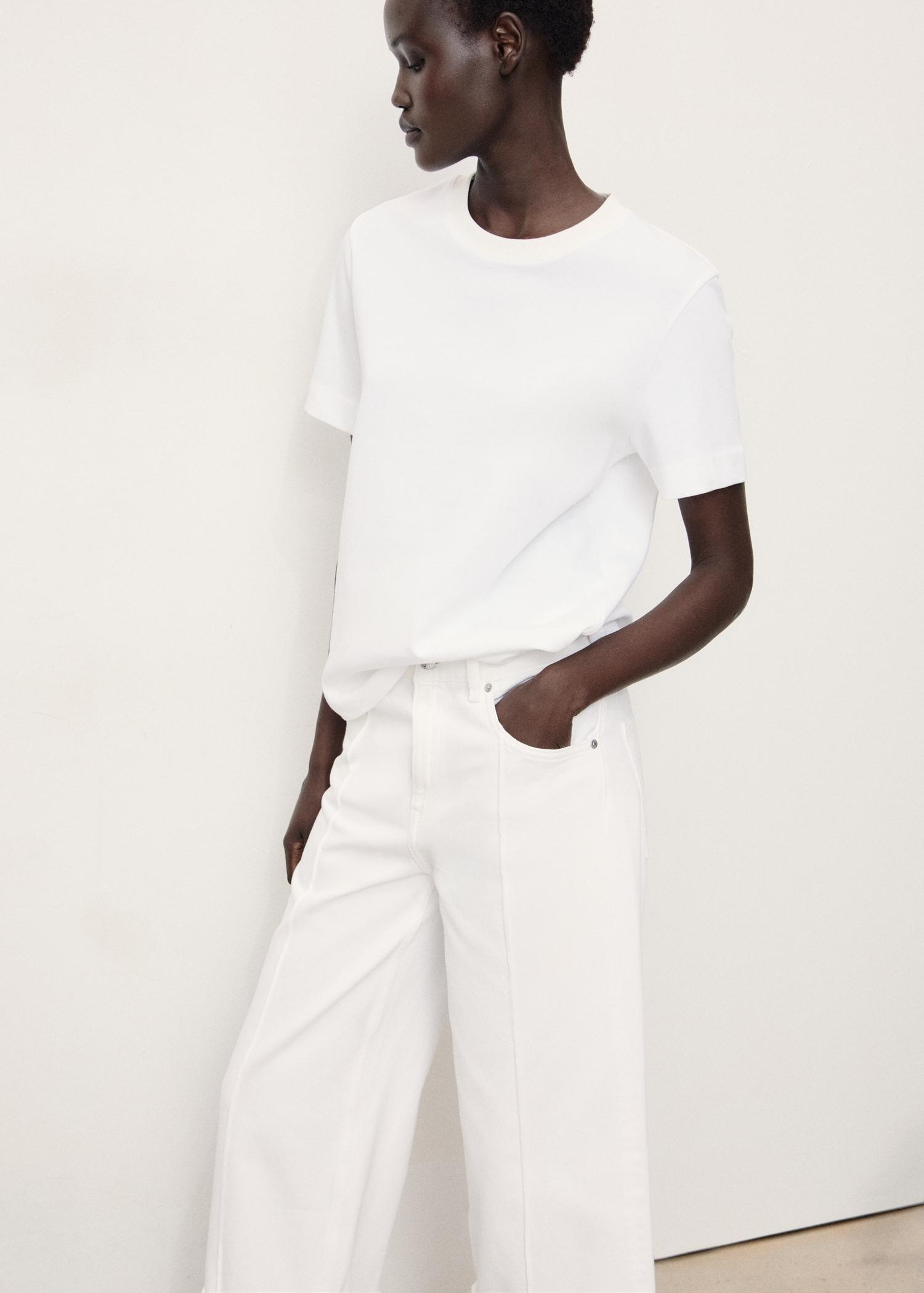 Wide-leg cropped jeans with turned-up hem - Women | MANGO USA Product Image