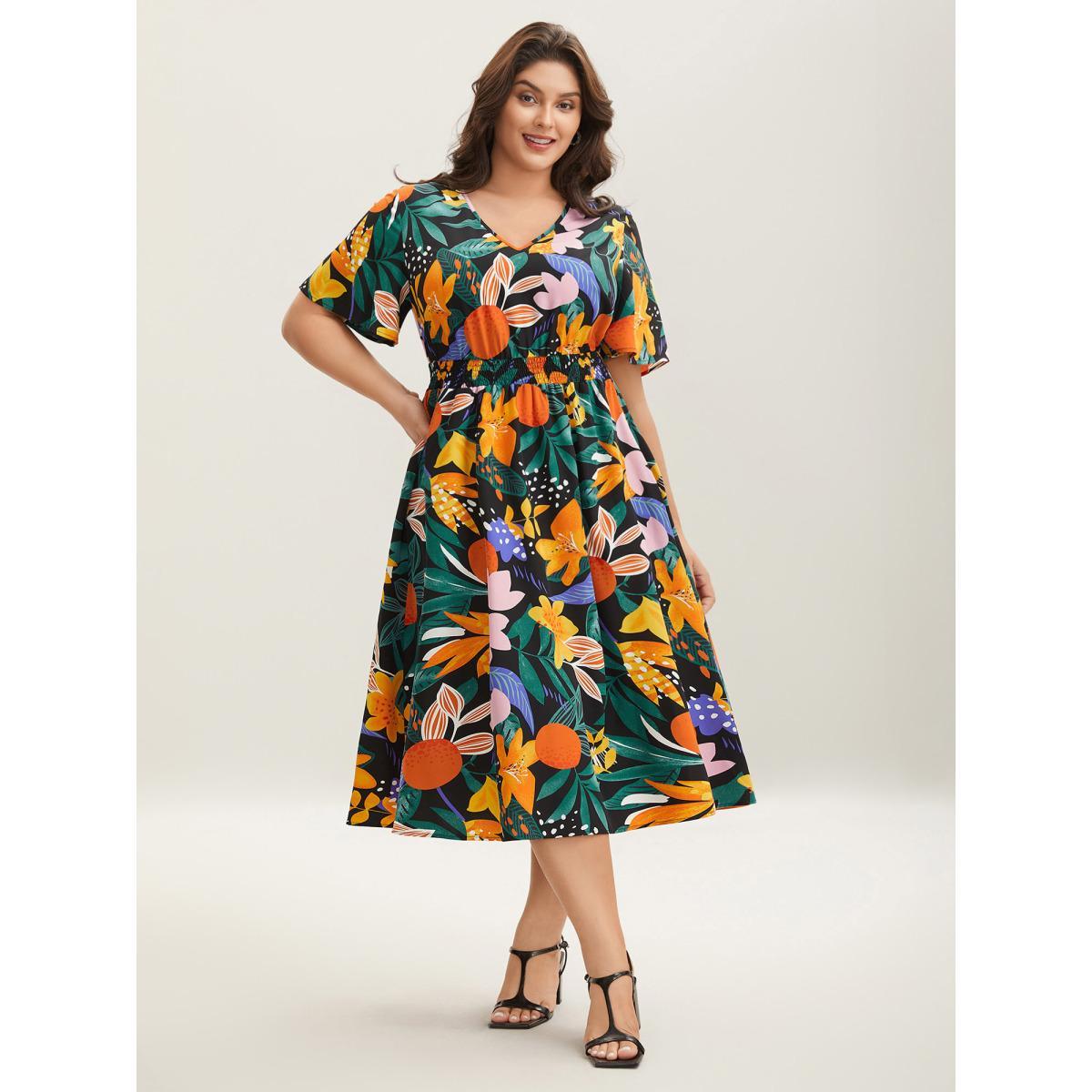 Plus Size Tropical Floral Print Shirred Pockets Midi Dress Black Women V-neck Short sleeve Curvy BloomChic 22-24/3X Product Image