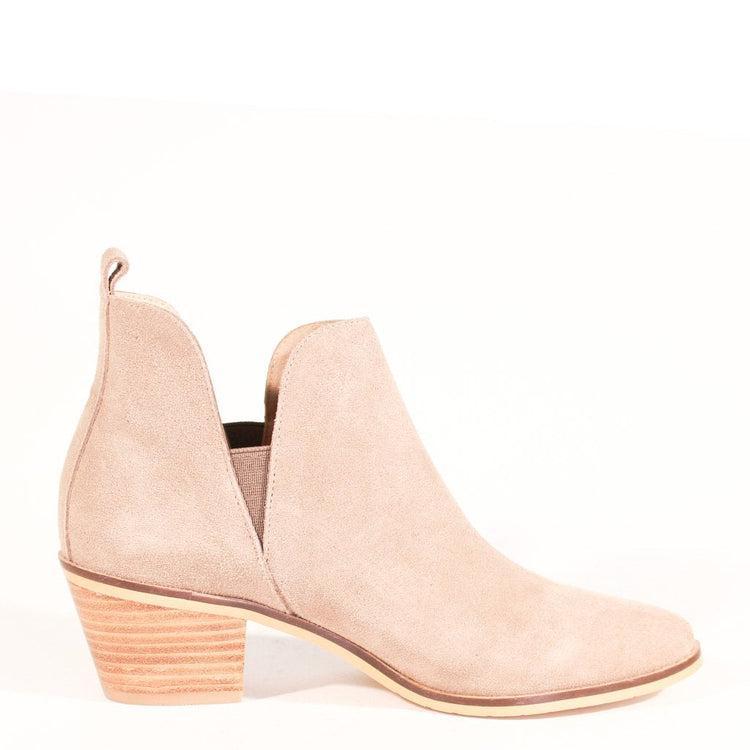 William Heeled Chelsea Boots Product Image