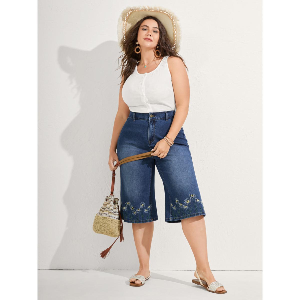 Plus Size Floral Embroidered Elastic Waist Cropped Jeans Women Midblue Medium stretch Slanted pocket Jeans BloomChic 28/5X Product Image