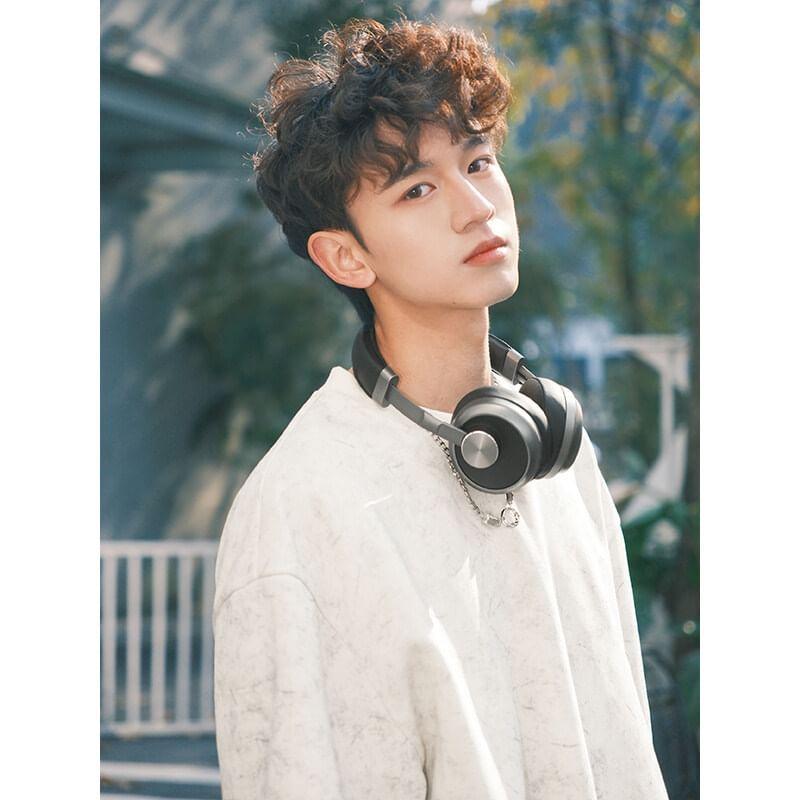 Mock Two-Piece Crew Neck Striped Panel Sweatshirt Product Image