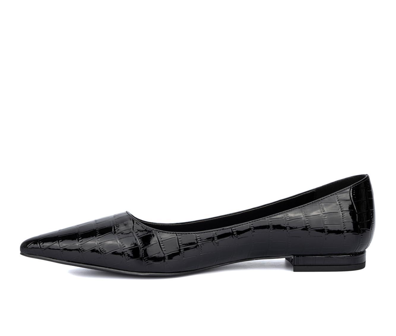 Women's Fashion to Figure Bailey Wide Width Flats Product Image