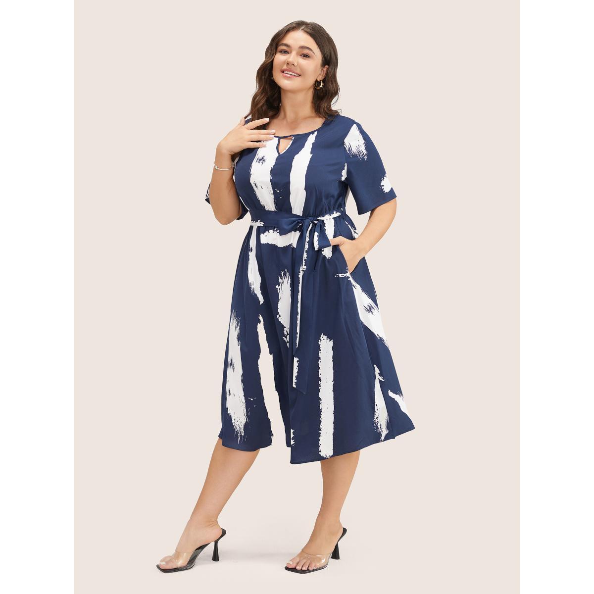 Plus Size Brush Print Keyhole Belted Pocket Flutter Dress DarkBlue Women At the Office Non Round Neck Short sleeve Curvy Midi Dress BloomChic 18-20/2X Product Image
