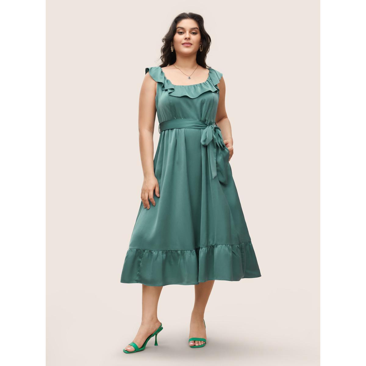 Plus Size Square Neck Plain Ruffles Gathered Belted Dress Emerald Women Elegant Gathered Square Neck Sleeveless Curvy Midi Dress BloomChic 26/4X Product Image