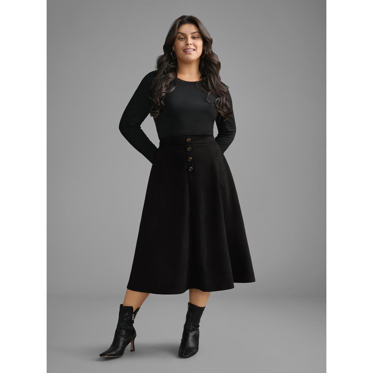 Plus Size Faux Suede Button Detail Pocket Skirt Women Black Elegant Button Loose Low stretch Slanted pocket Everyday Skirts BloomChic 28/5X Product Image