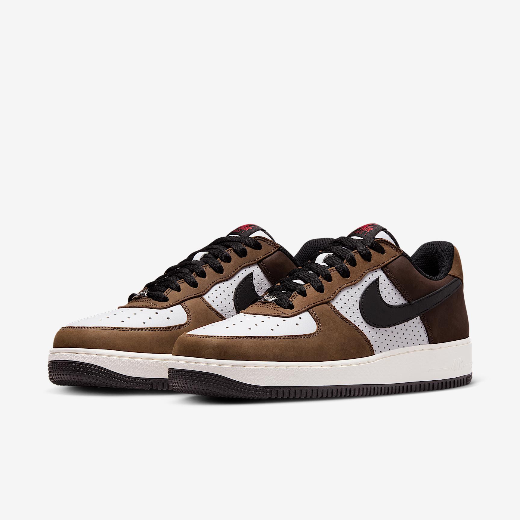 Nike Men's Air Force 1 Low Retro Shoes Product Image