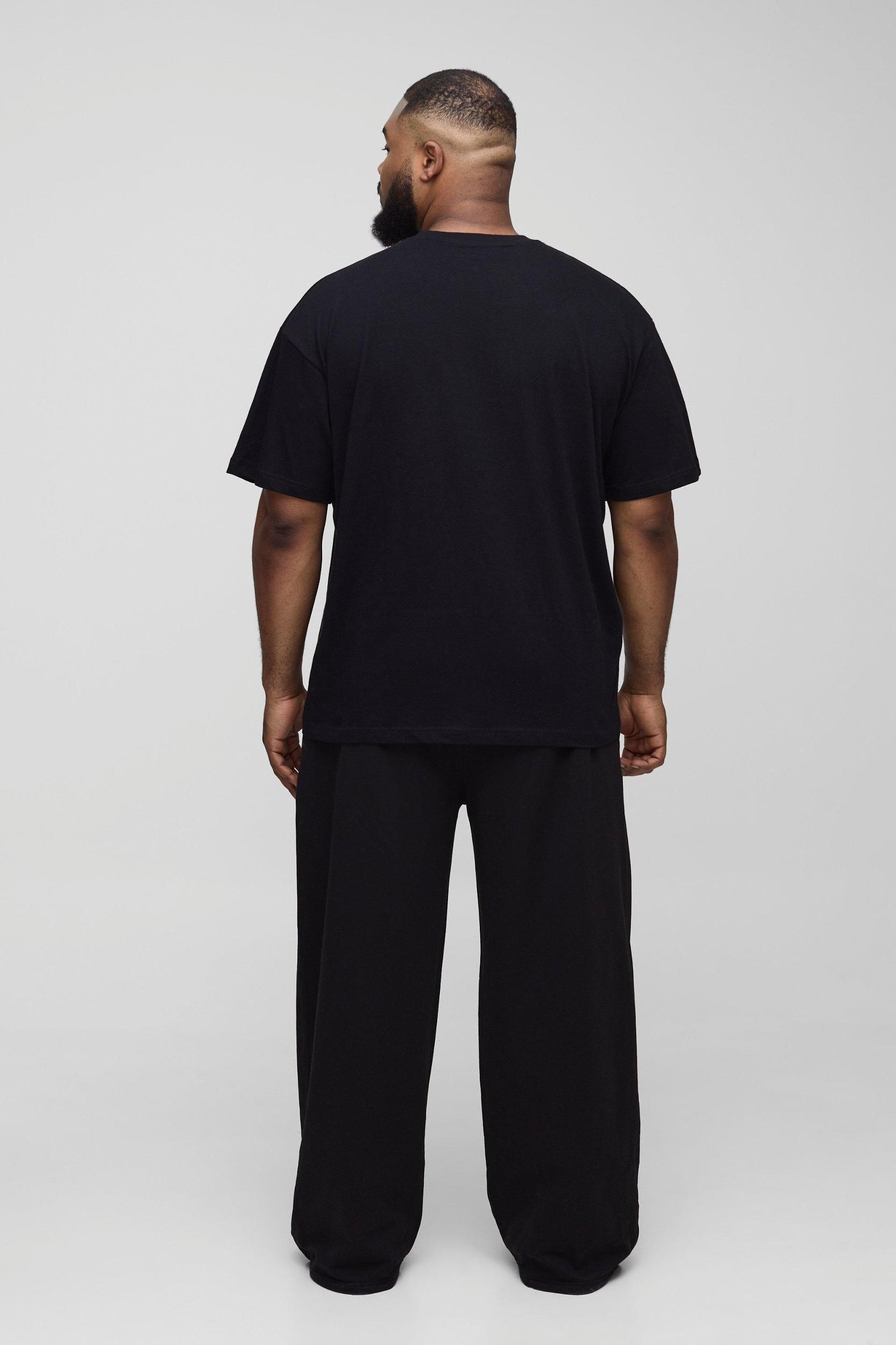 Plus Lightweight Wide Fit Basic Sweatpants | boohooMAN USA Product Image