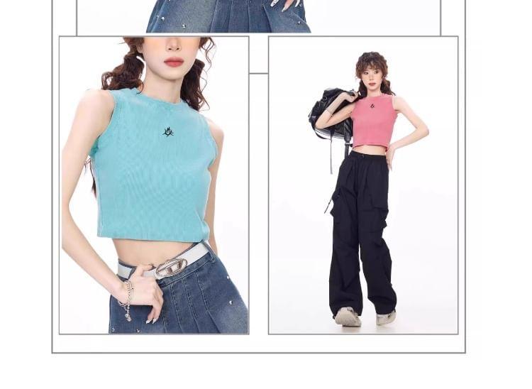 Sleeveless Crewneck Knit Crop Top Product Image
