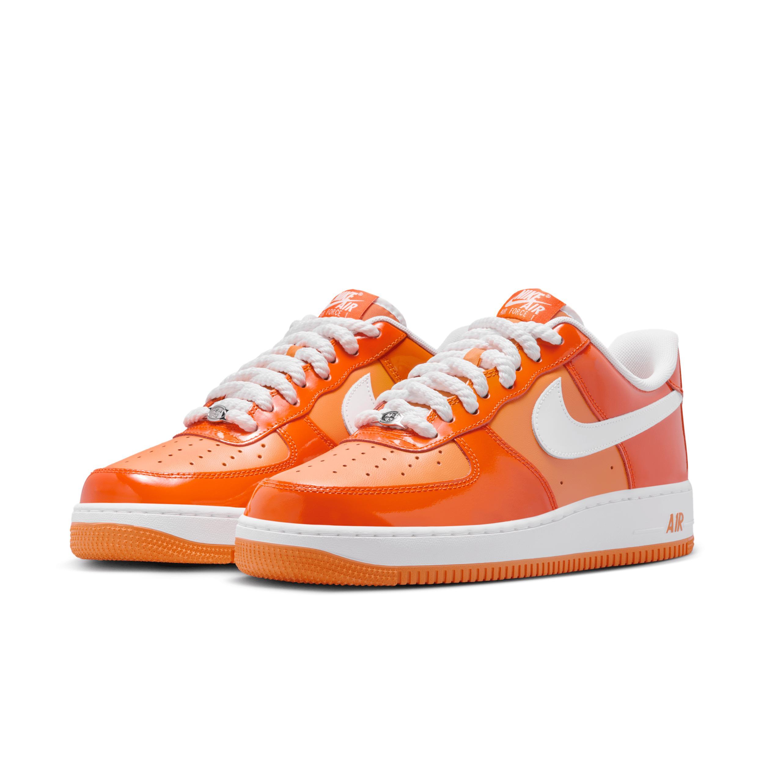 Nike Men's Air Force 1 '07 LV8 Shoes Product Image