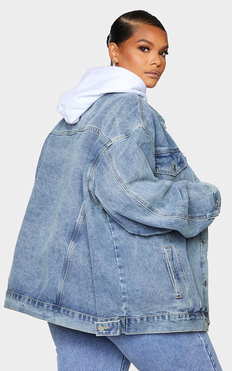 PRETTYLITTLETHING Plus Vintage Wash Oversized Boyfriend Denim Jacket Product Image