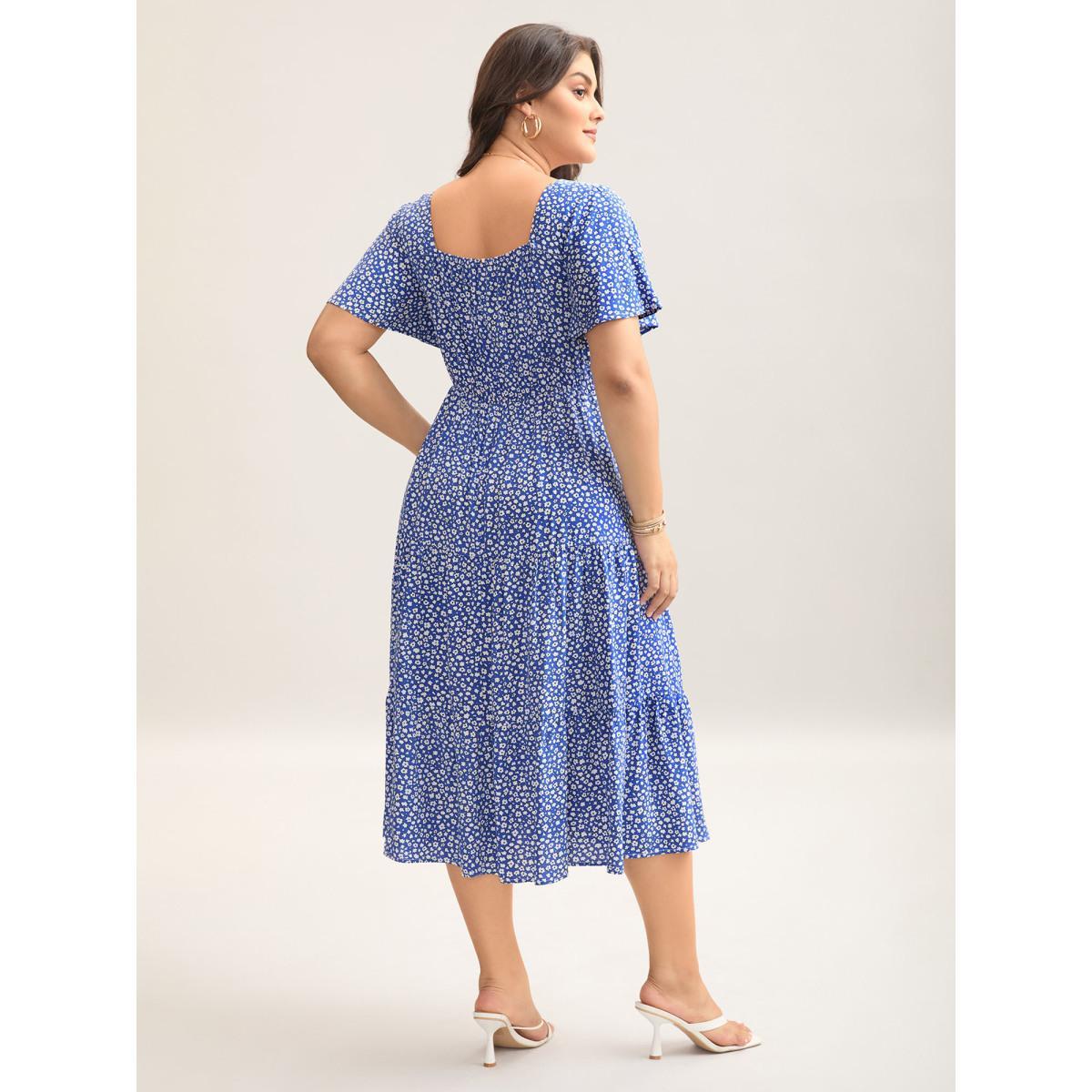 Plus Size Ditsy Floral Sweetheart Drawstring Pocket Tiered Dress Brightblue Women Elegant Non V-neck Short sleeve Curvy Midi Dress BloomChic 12/L Product Image