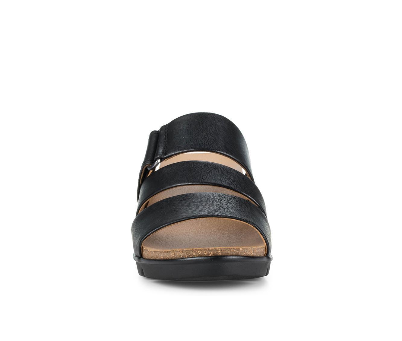 Women's Baretraps Michi Wedges Product Image