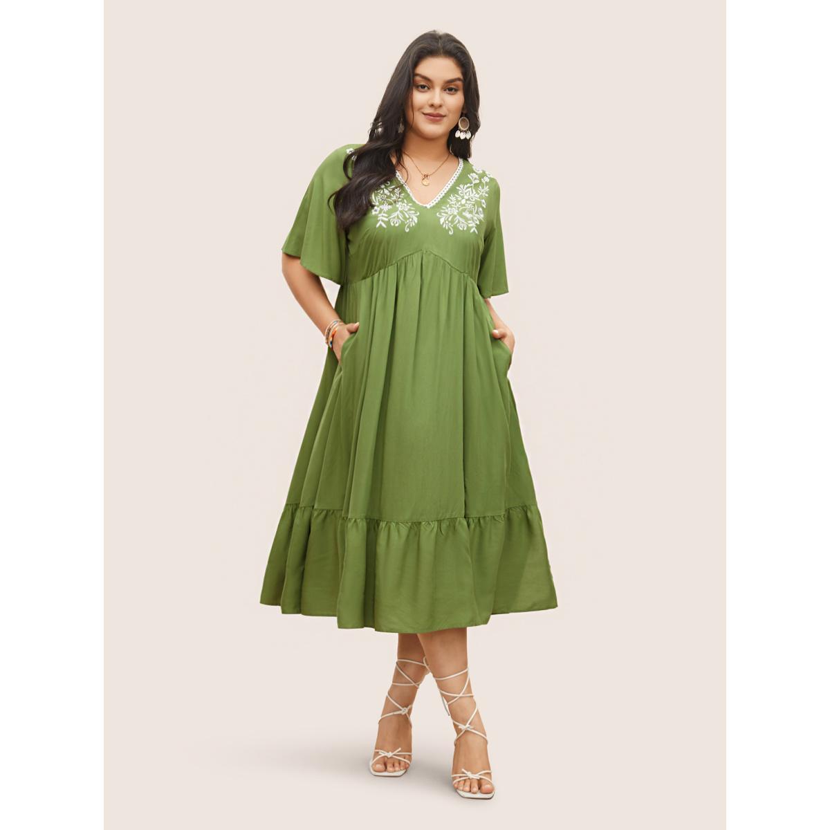 Plus Size Supersoft Essentials Floral Embroidered Patchwork Hem Dress Moss Women Resort Non V-neck Short sleeve Curvy Midi Dress BloomChic 10/M Product Image