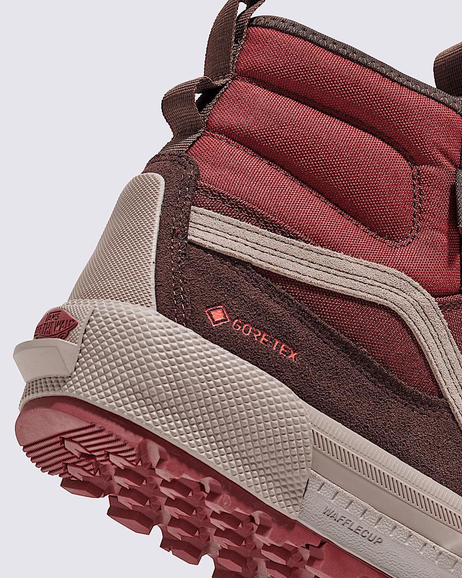 Sk8-Hi GORE-TEX Insulated Shoe in Bitter Chocolate Brown| Vans US Product Image