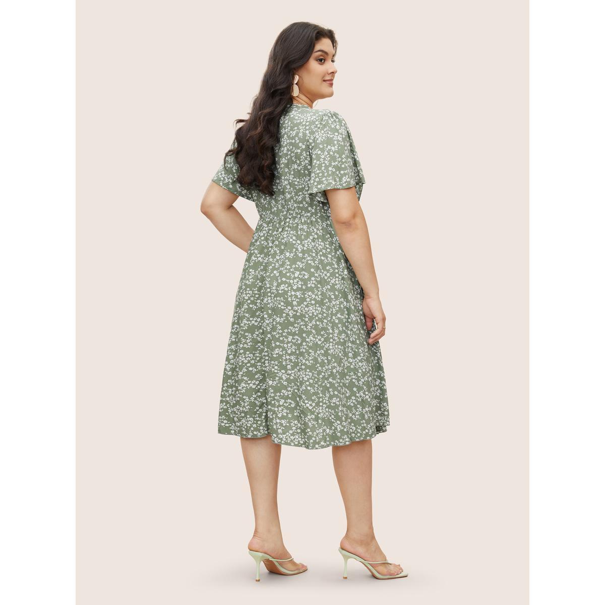 Plus Size Bloom Dress - Ditsy Floral Elastic Waist Ruffles Pocket Knee Dress LightGreen Women Elegant Non V-neck Short sleeve Curvy Knee Dress BloomChic 10/M Product Image