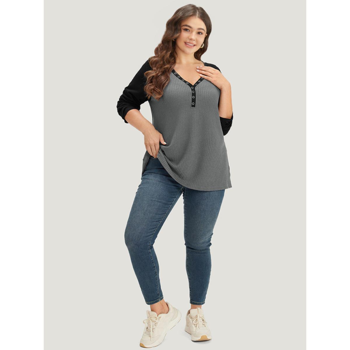 Plus Size Waffle Knit Raglan Sleeve Metal Buckle Detail T-shirt Gray Women Casual Contrast Plain V-neck Everyday T-shirts BloomChic 18-20/2X Product Image