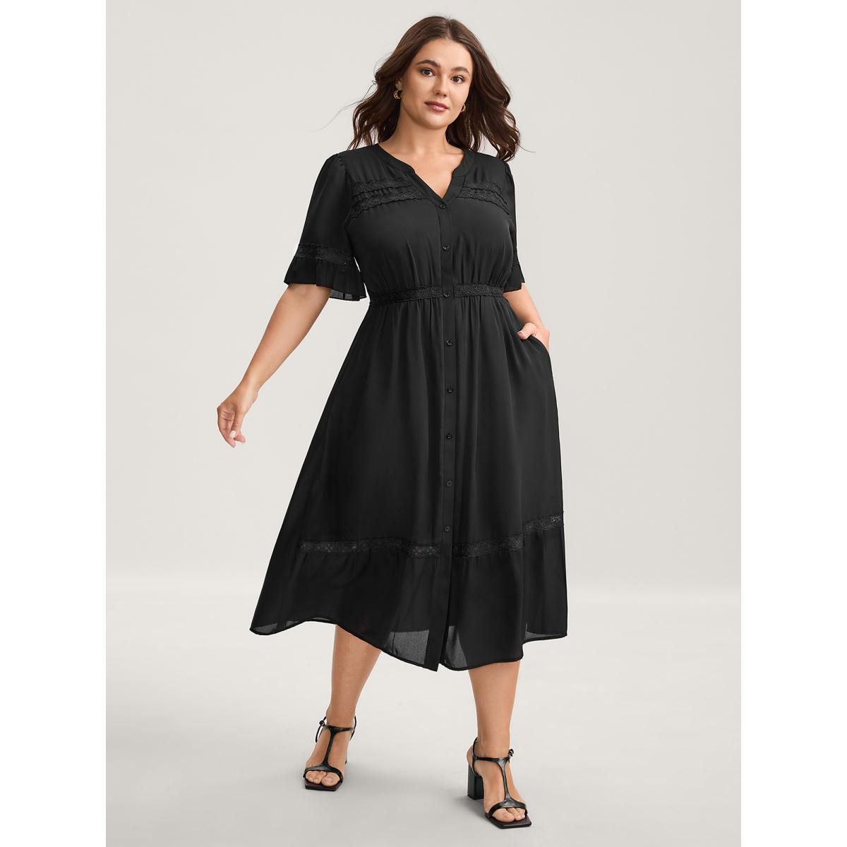 Plus Size Lace Trim Button Placket Midi Dress Black Women Flat collar with V-notch Short sleeve Curvy BloomChic 26/4X Product Image
