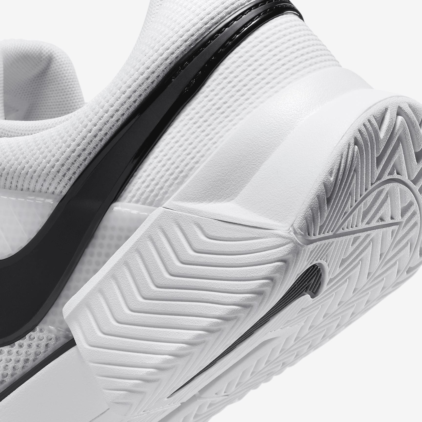 Nike Men's Zoom GP Challenge 1 Hard Court Tennis Shoes Product Image