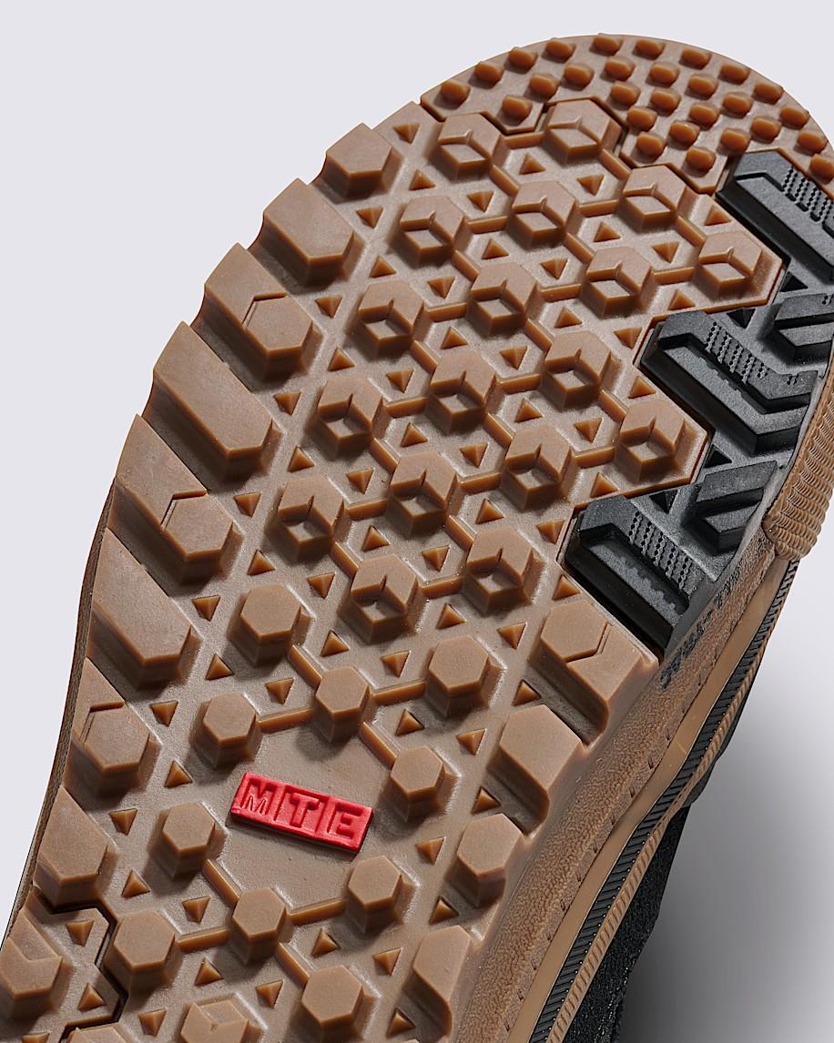 MTE Half Cab GORE-TEX Insulated Shoe in Black / Gum| Vans US Product Image