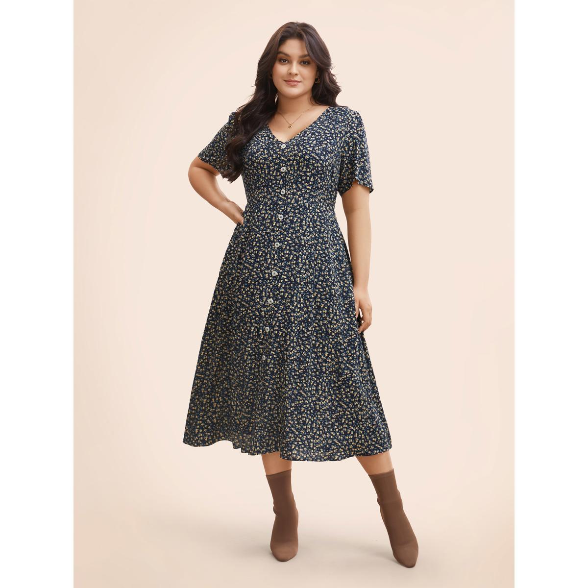 Plus Size Ditsy Floral Button Detail Elastic Waist Midi Dress DarkBlue Women Elegant Gathered V-neck Short sleeve Curvy BloomChic 12/L Product Image
