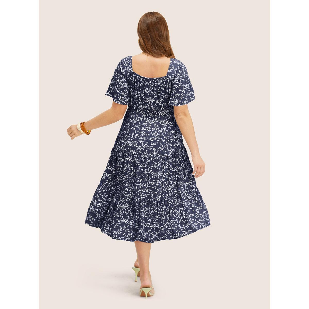 Plus Size Ditsy Floral Sweetheart Drawstring Pocket Tiered Dress Indigo Women Elegant Non V-neck Short sleeve Curvy Midi Dress BloomChic 22-24/3X Product Image