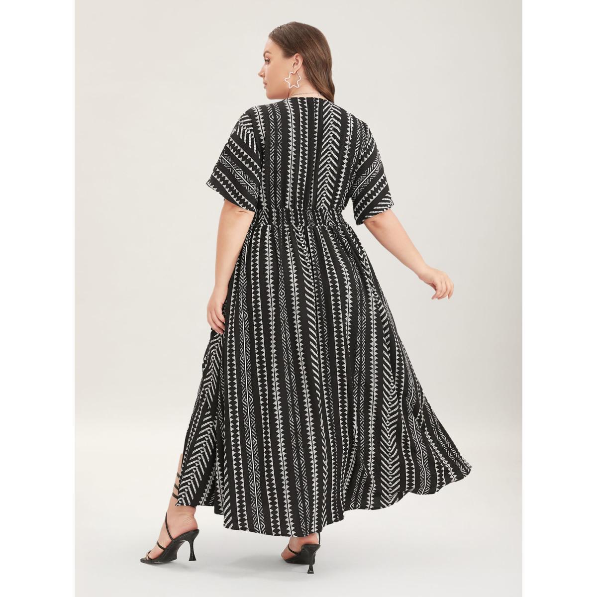 Plus Size Solid Geometric Dolman Sleeve Pocket Shirred Split Hem Dress Black Women Resort Non V-neck Half Sleeve Curvy Long Dress BloomChic 10/M Product Image