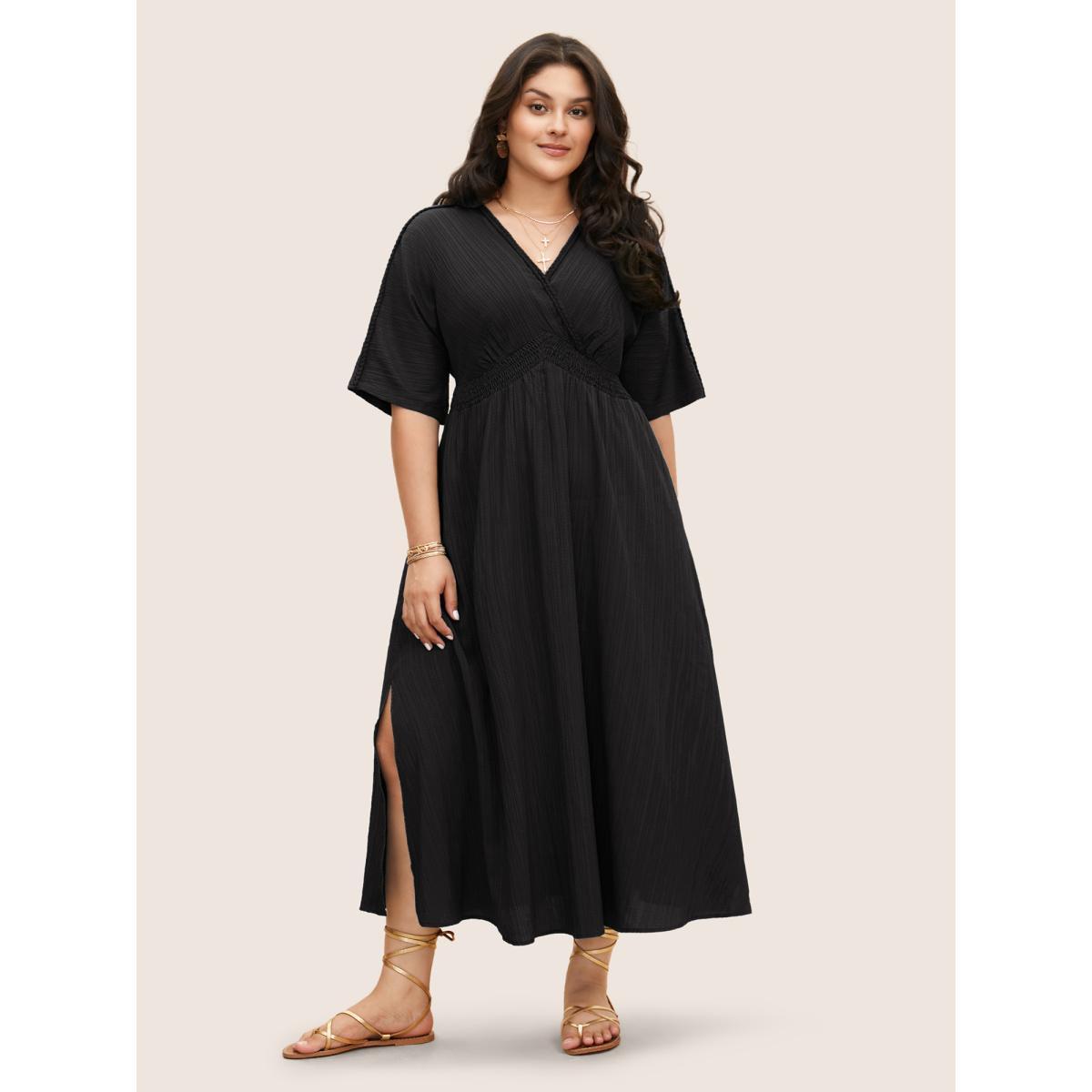 Plus Size V Neck Shirred Contrast Webbing Split Side Dress Black Women Resort Texture V-neck Half Sleeve Curvy BloomChic 26/4X Product Image