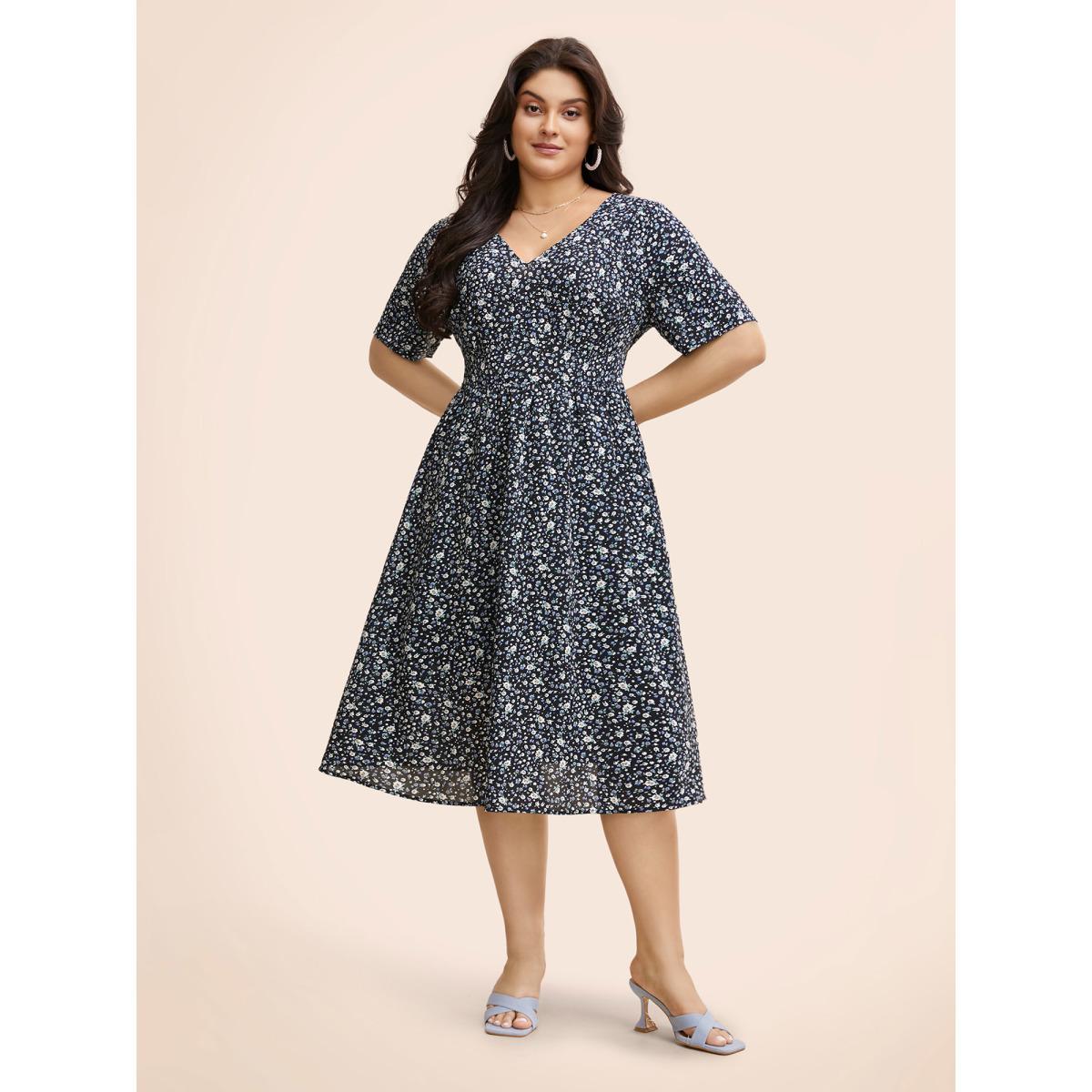 Plus Size V Neck Ditsy Floral Shirred Midi Dress Black Women Elegant Gathered V-neck Half Sleeve Curvy BloomChic 22-24/3X Product Image
