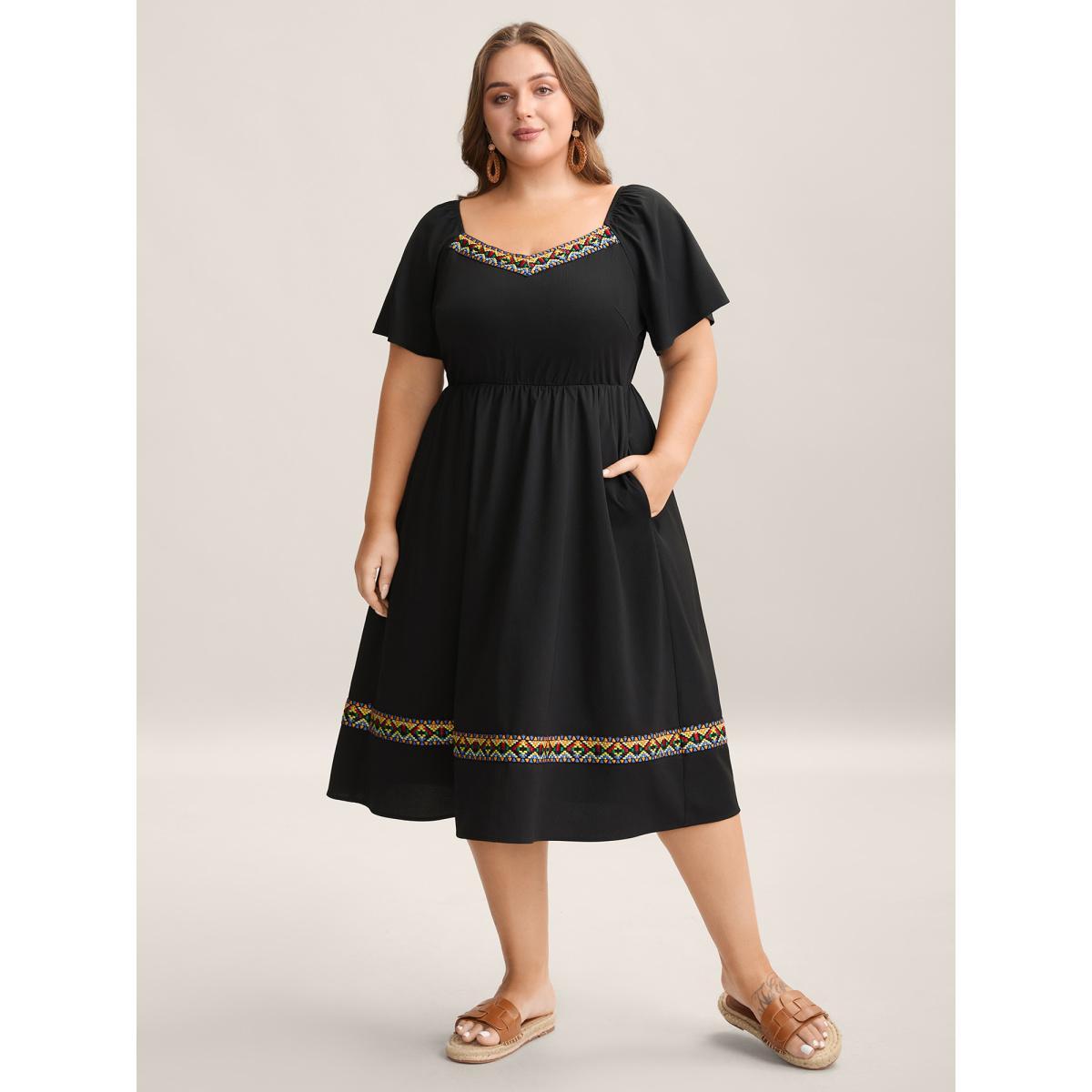 Plus Size Textured Stretchy Waist Pockets Midi Dress Black Women Resort Woven ribbon&lace trim Heart neckline Short sleeve Curvy BloomChic 14-16/1X Product Image