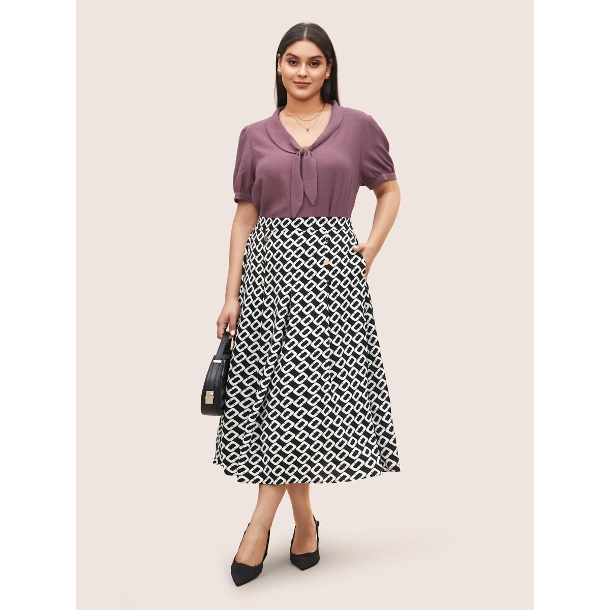Plus Size Geometric Metal Detail Pocket Skirt Women Black At the Office Pleated No stretch Slanted pocket Work Skirts BloomChic 10/M Product Image
