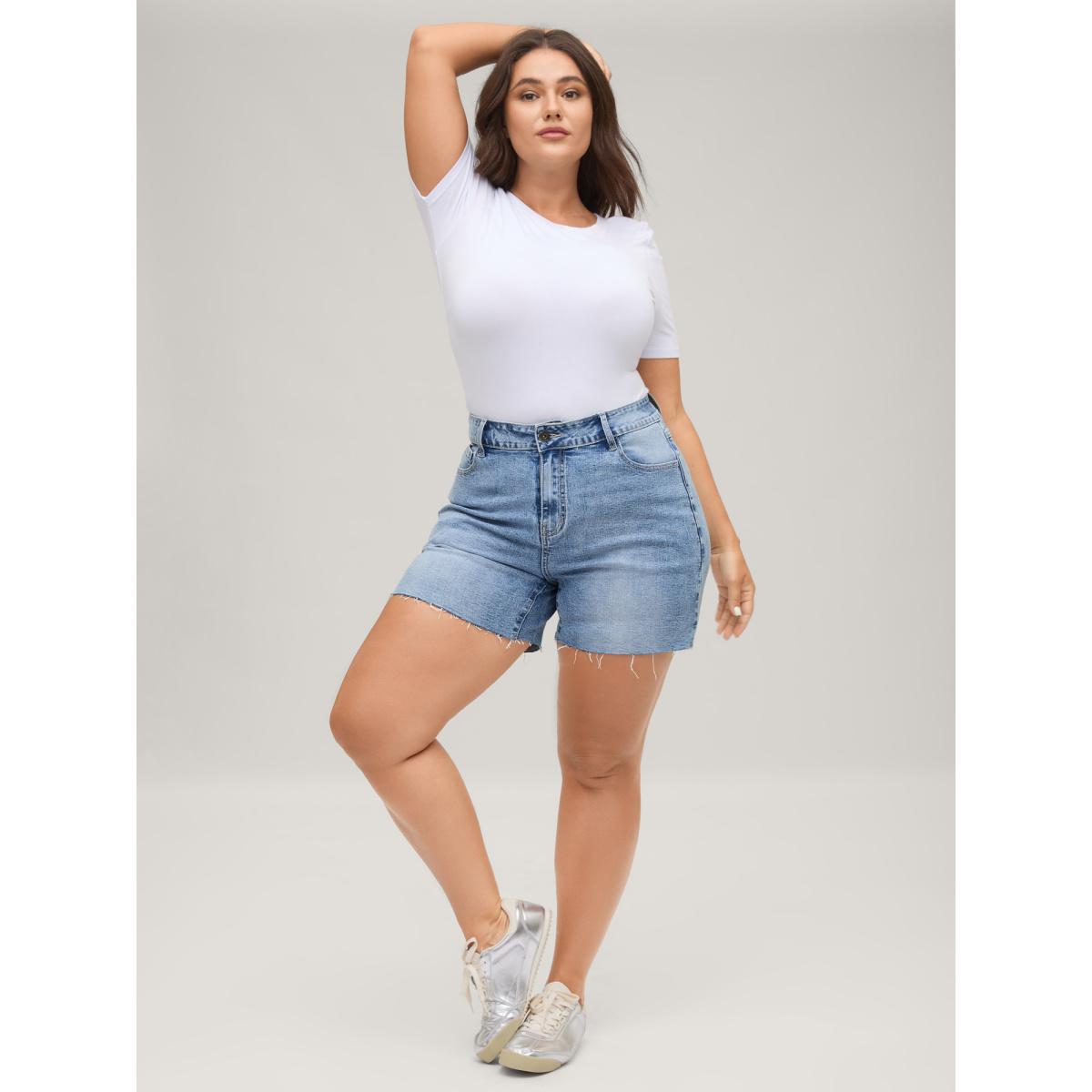 Plus Size Classic Cut Skinny-Fit Denim Shorts Women Midblue Medium stretch Everyday-Casual Slanted pocket Denim Shorts BloomChic 10/M Product Image