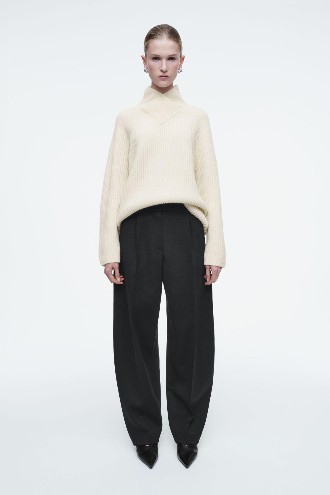 WOOL-BLEND BARREL-LEG PANTS Product Image