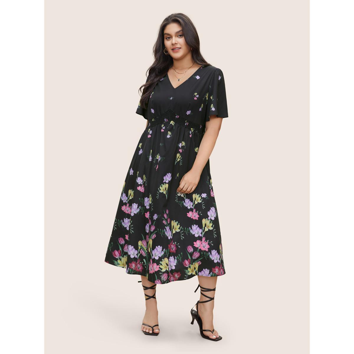 Plus Size Floral Print Shirred Pocket Ruffle Sleeve Dress Black Women Elegant Non V-neck Short sleeve Curvy Midi Dress BloomChic 30/6X Product Image