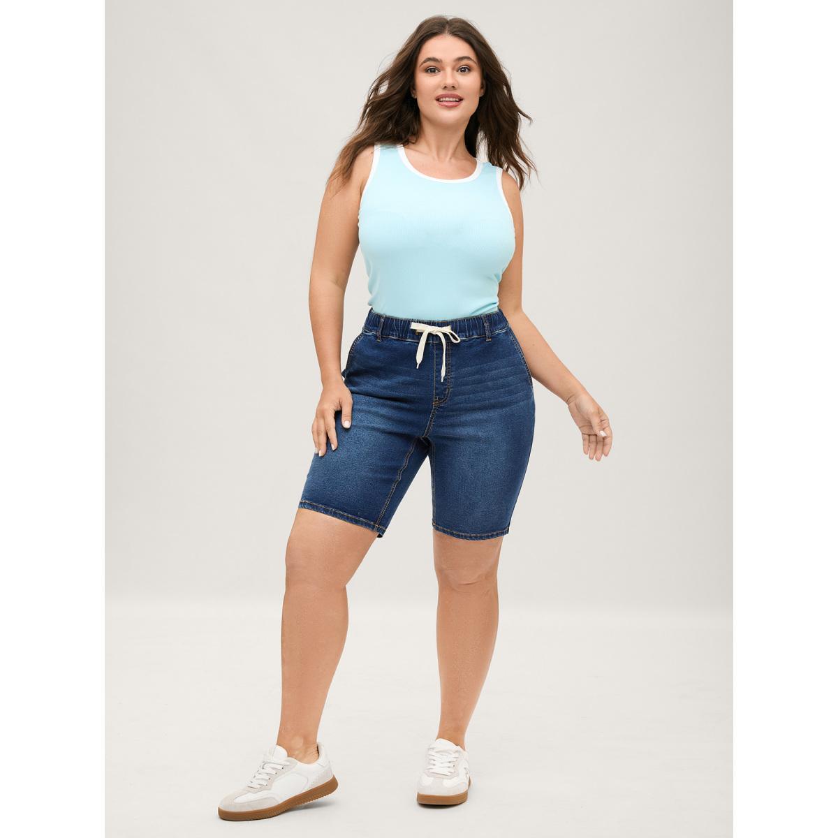 Plus Size No-Gap Waist Stretchy Denim Shorts Women Denimindigo Medium stretch Everyday-Casual Slanted pocket Denim Shorts BloomChic 12/L Product Image