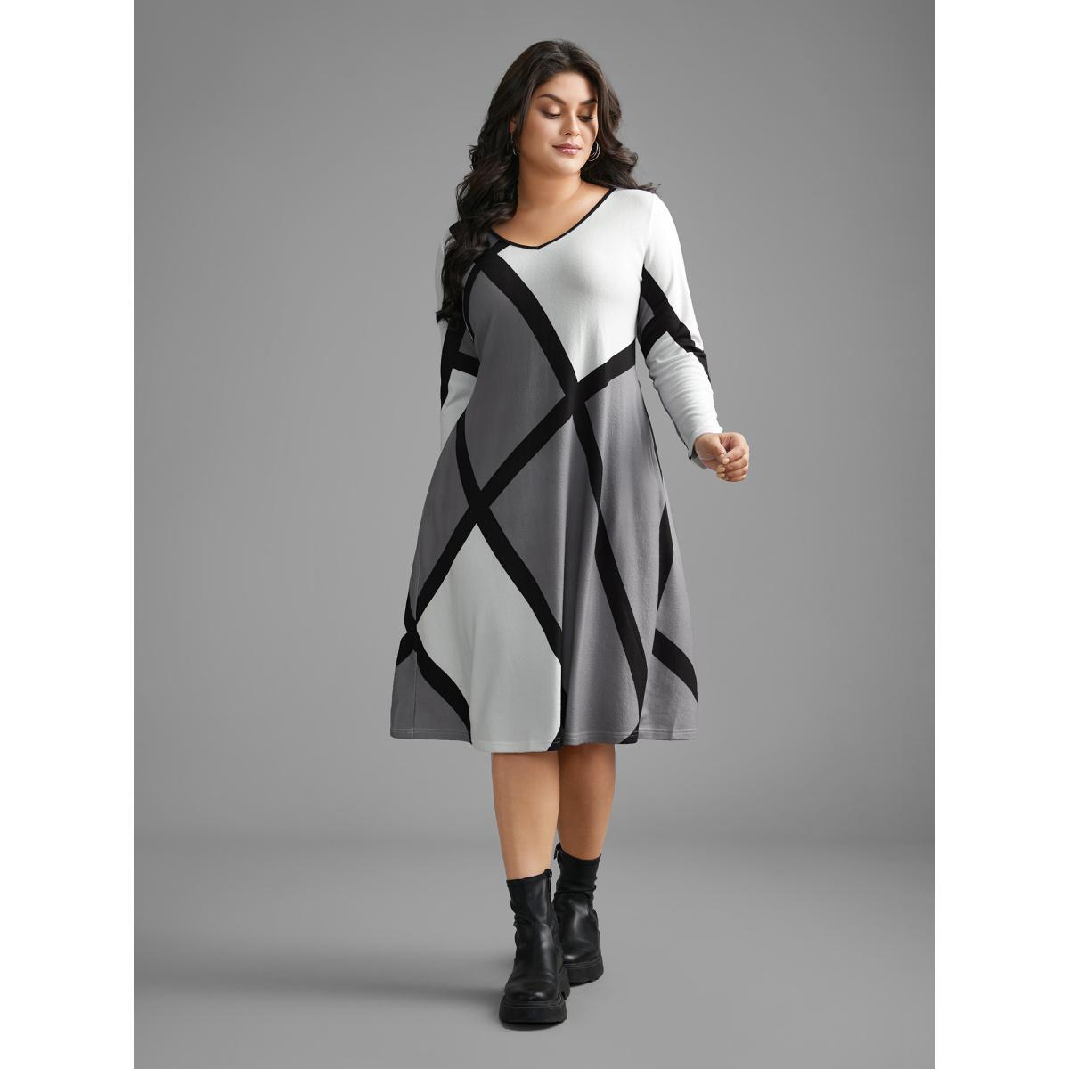 Plus Size V Neck Colorblock Contrast Pocket Dress Mediumgray Women Casual Contrast V-neck Long Sleeve Curvy BloomChic 22-24/3X Product Image