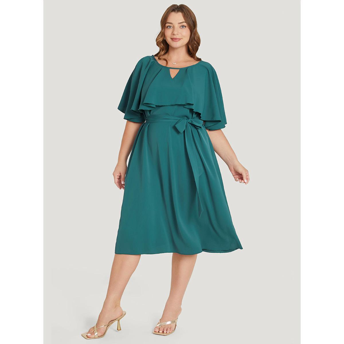 Plus Size Plain Keyhole Pocket Belted Ruffles Dress Emerald Women Elegant Belted Keyhole Cut-Out Short sleeve Curvy Midi Dress BloomChic 30/6X Product Image