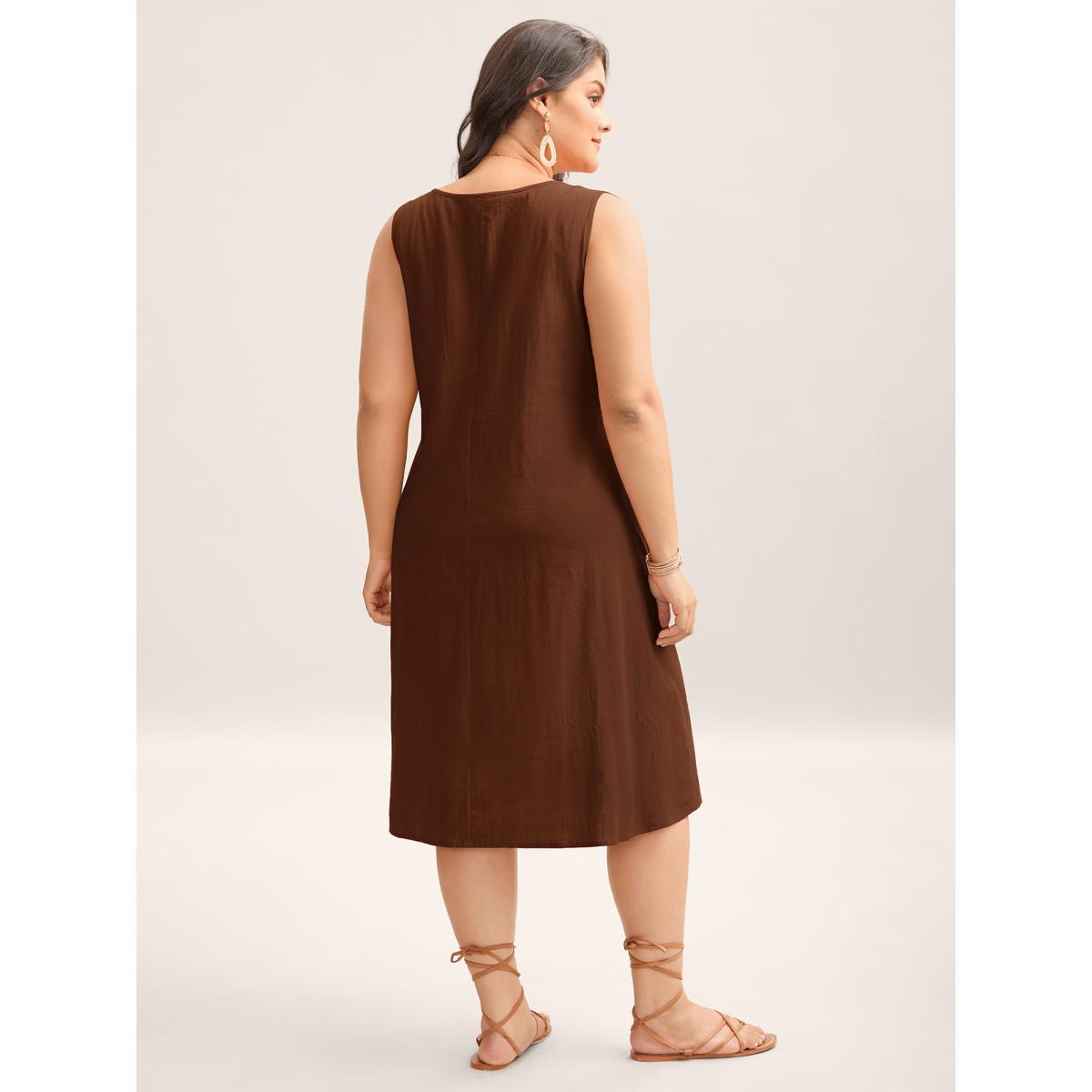 Plus Size Cotton Toothpick Pleat Plain Midi Dress Emerald Women Notched collar Sleeveless Curvy BloomChic 14-16/1X Product Image