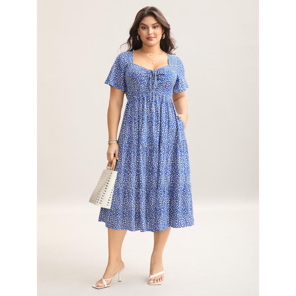 Plus Size Ditsy Floral Sweetheart Drawstring Pocket Tiered Dress Brightblue Women Elegant Non V-neck Short sleeve Curvy Midi Dress BloomChic 28/5X Product Image