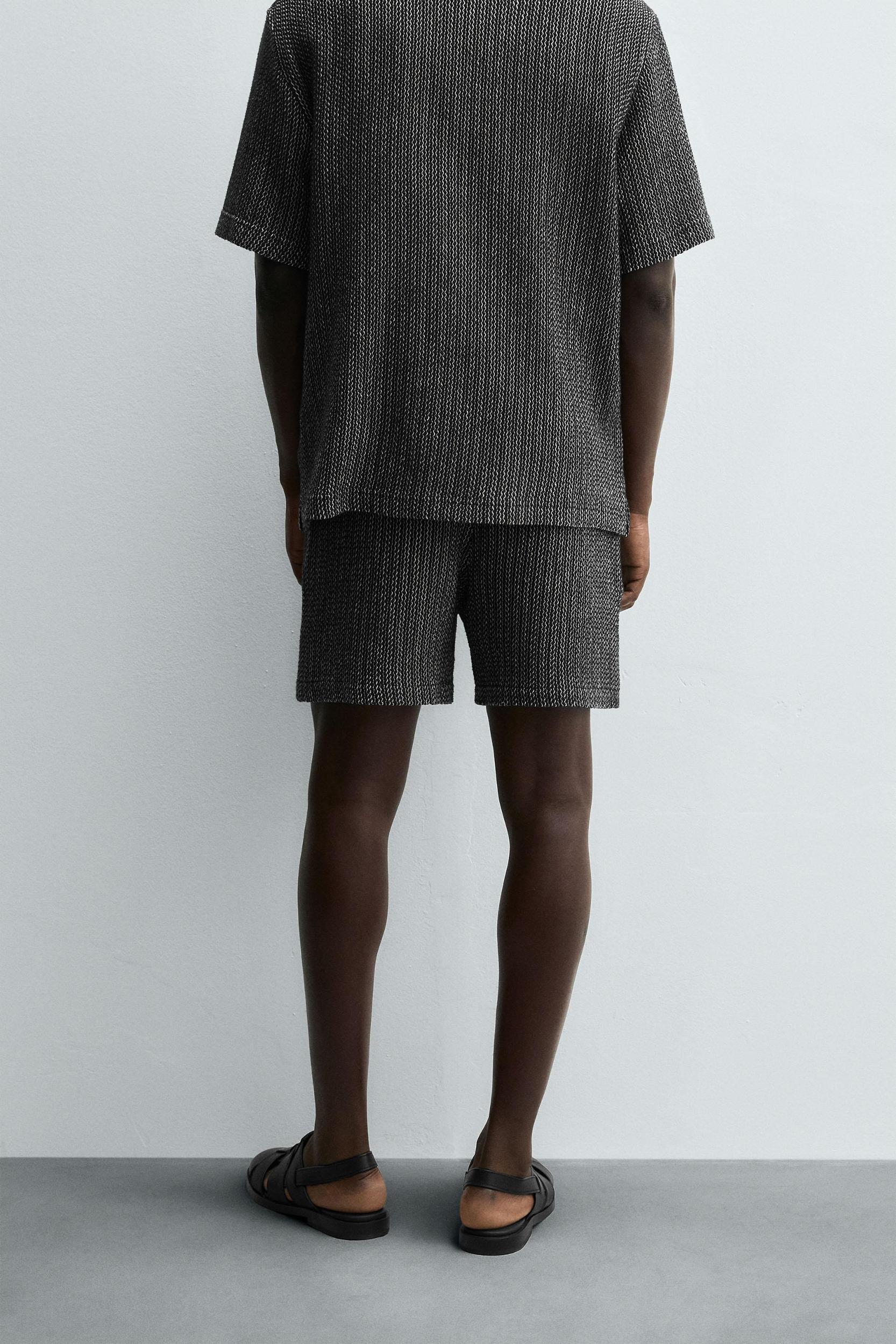 JACQUARD TEXTURED SHORTS Product Image