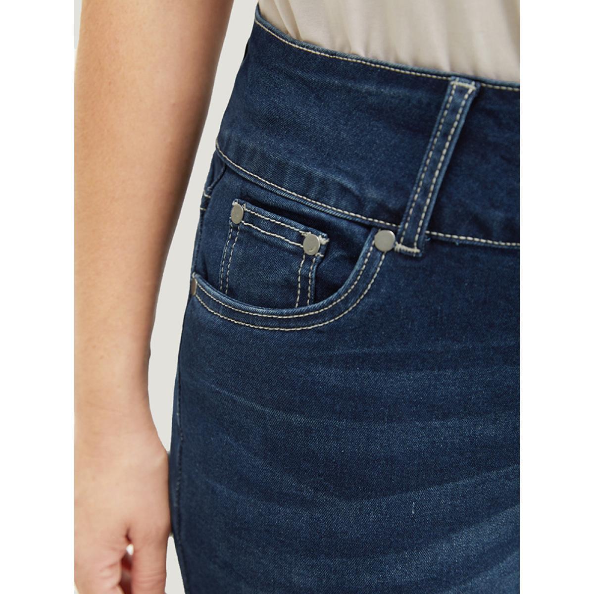 Plus Size Slightly Stretchy High Rise Black Wash Denim Shorts Women Indigo Casual Plain Button Low stretch Side seam pocket Jeans BloomChic 30/6X Product Image