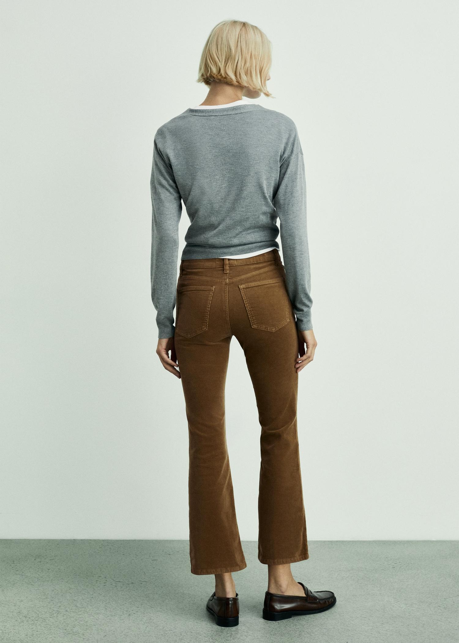 Sienna flared cropped corduroy pants - Women | MANGO USA Product Image