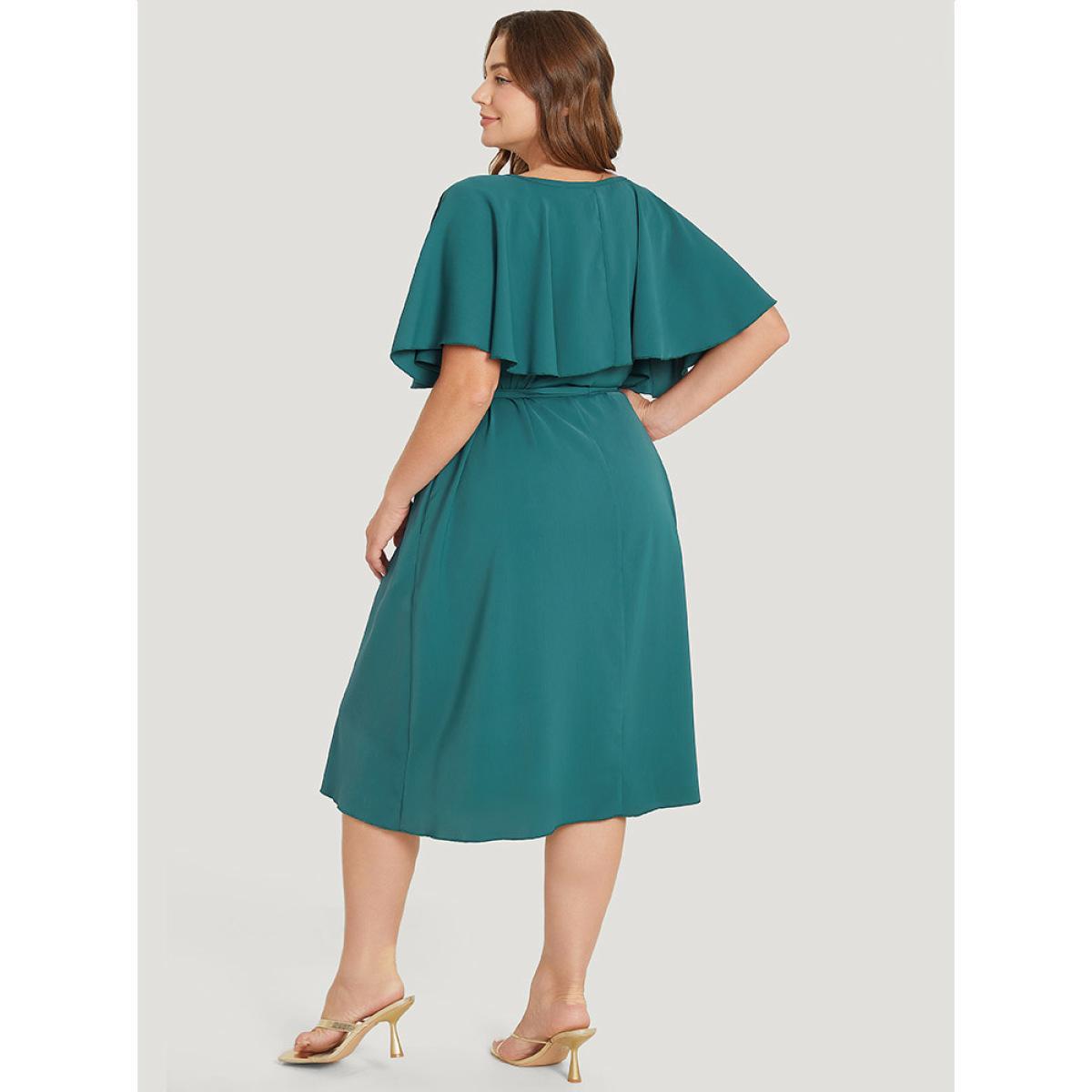 Plus Size Plain Keyhole Pocket Belted Ruffles Dress Emerald Women Elegant Belted Keyhole Cut-Out Short sleeve Curvy Midi Dress BloomChic 30/6X Product Image